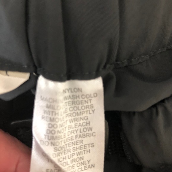 TravelSmith Nylon Hiking Pants Lot of 2 Womens M Gray Khaki Camp Hike Travel - Picture 12 of 14